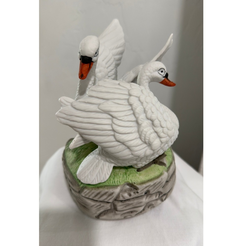 Vintage Porcelain Swan Couple Music Box Plays Blue Danube Johann Strauss II